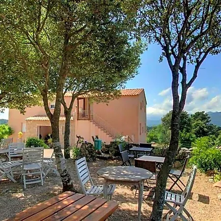 Les Hauts De Cavanello