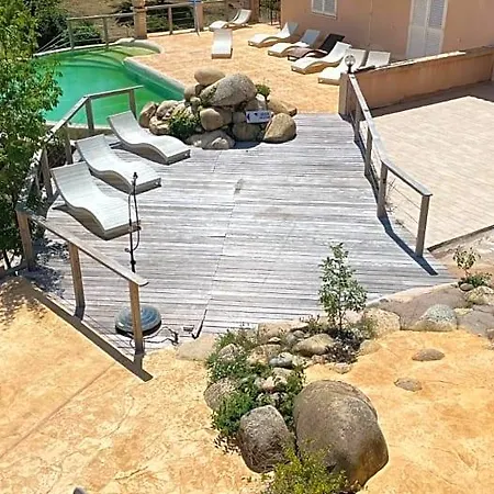 Les Hauts De Cavanello 3*