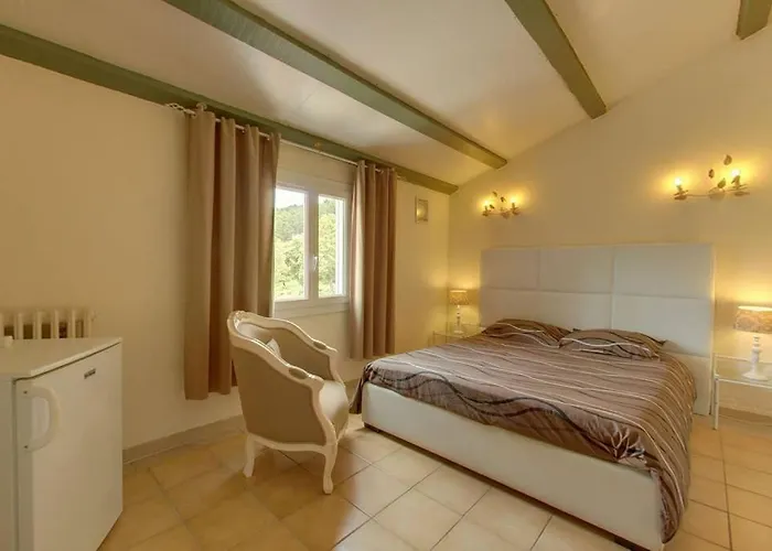 Les Hauts De Cavanello