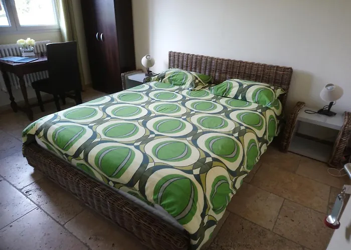 Les Hauts De Cavanello 3*